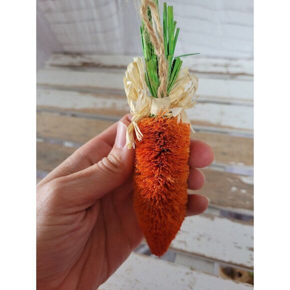 Pier 1 sisal carrot Easter ornaments hanging home decor mini new - Picture 3 of 4